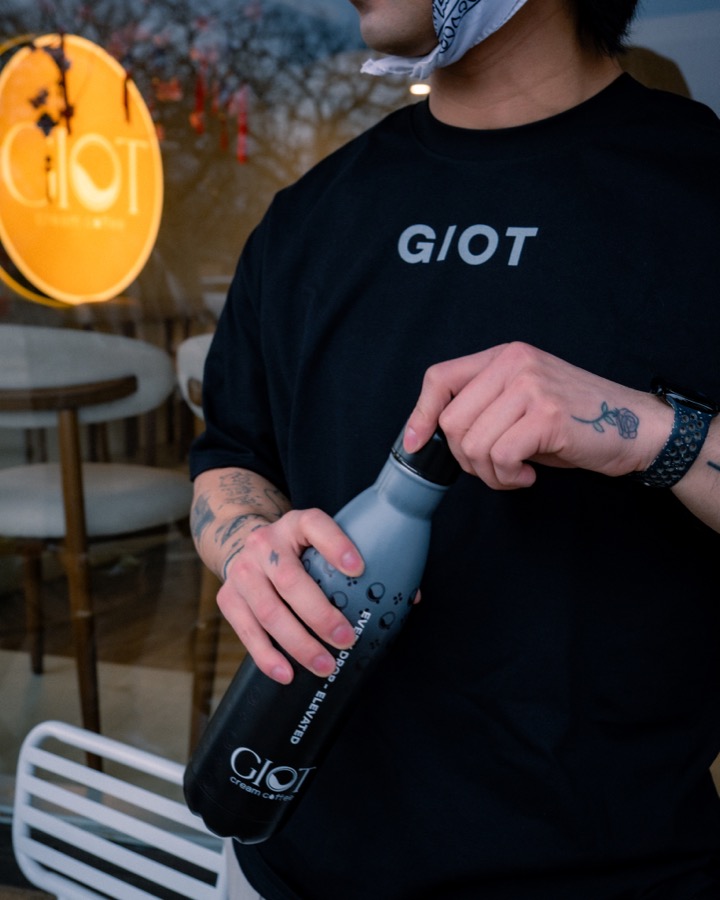 Giot merch 3